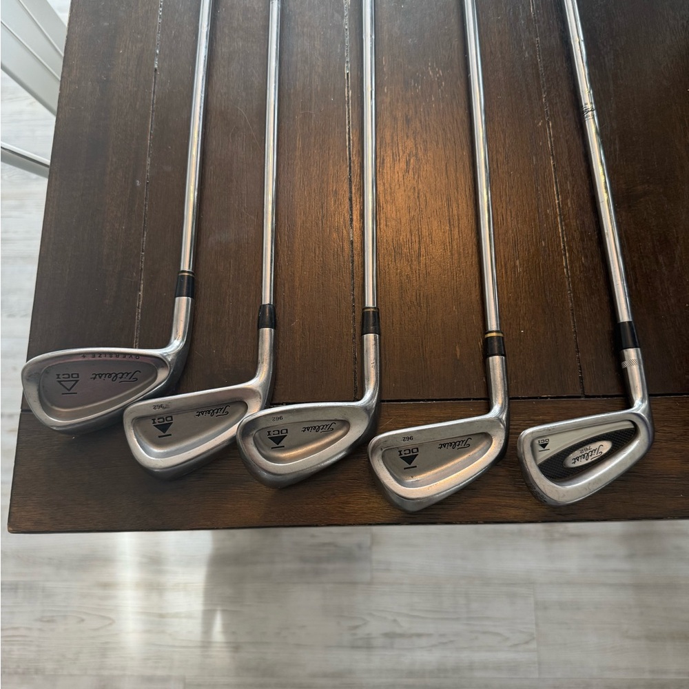 Titleist Silver Chrome Iron Set - 5 Club Display